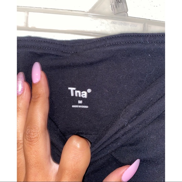 Aritzia TNA Malibu Skirt Black Size Medium - Picture 4 of 6